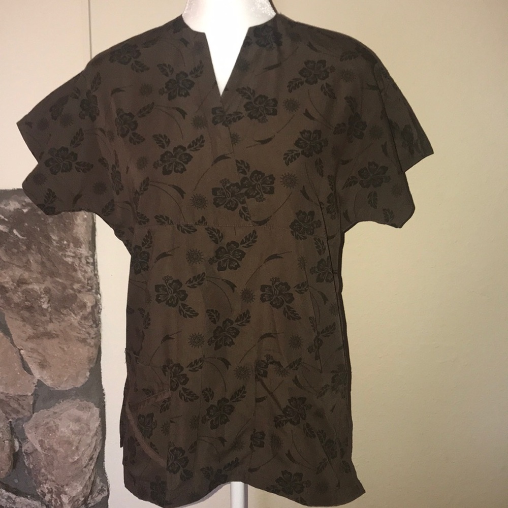 Floral Scrub Topn